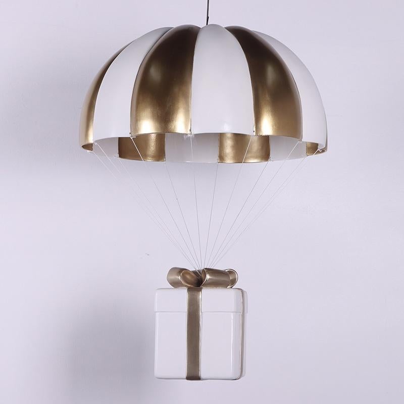 Parachute with Gifts – Kerstman Hoogte 90 cm, Diversen, Kerst, Ophalen, HorecaBeelden, Nieuw, HorecaBeelden