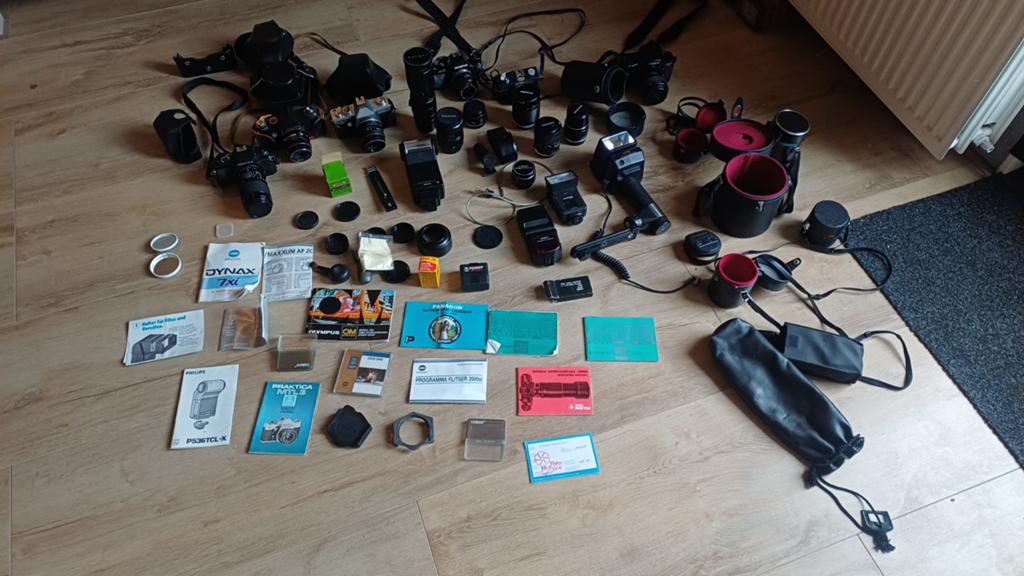 Partij camera spullen zie foto's incl. 2 tassen, Ophalen, Niet werkend, Spiegelreflex, Minolta