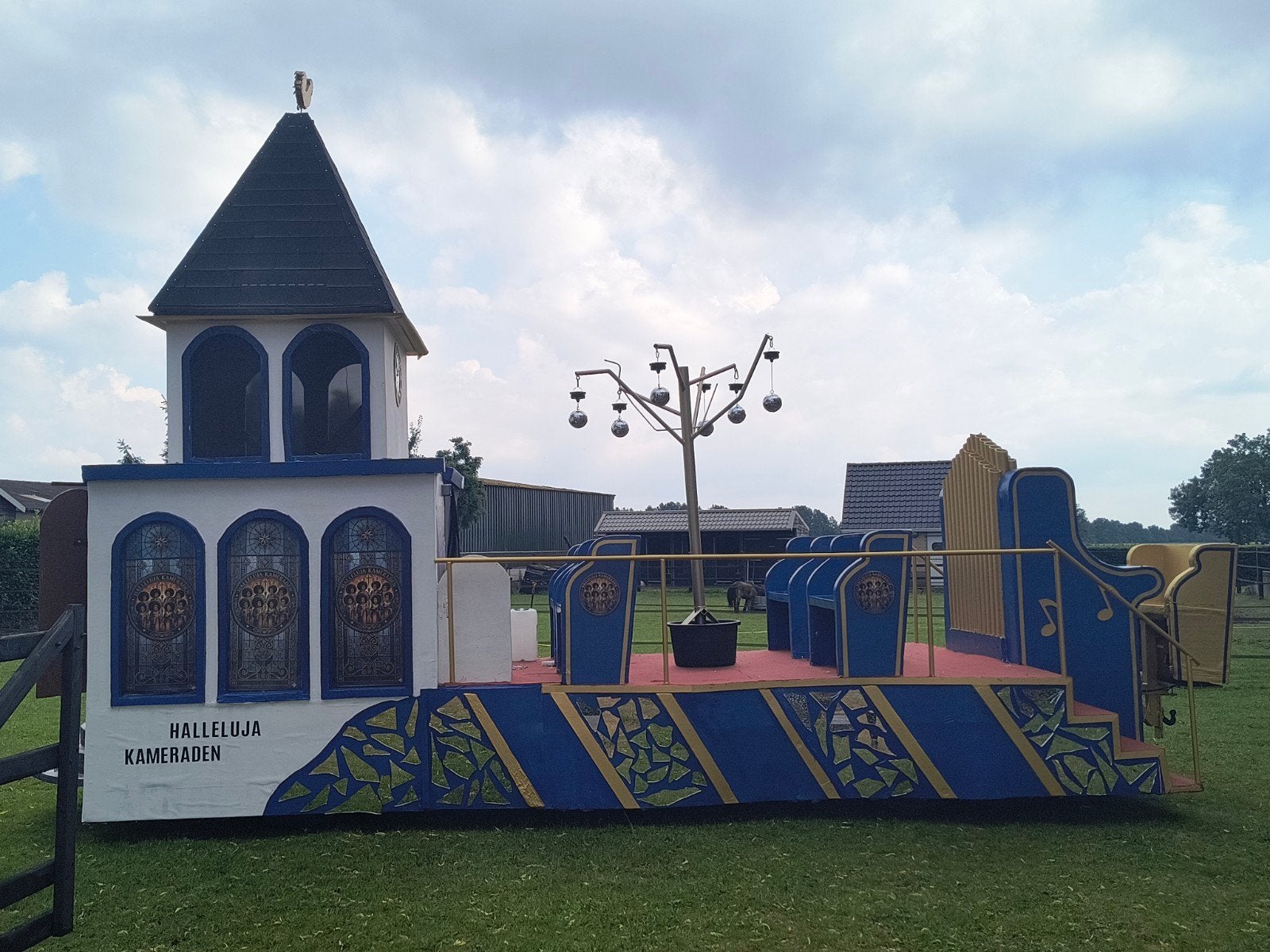 Carnavalswagen/praalwagen perfect voor optochten!, Ophalen