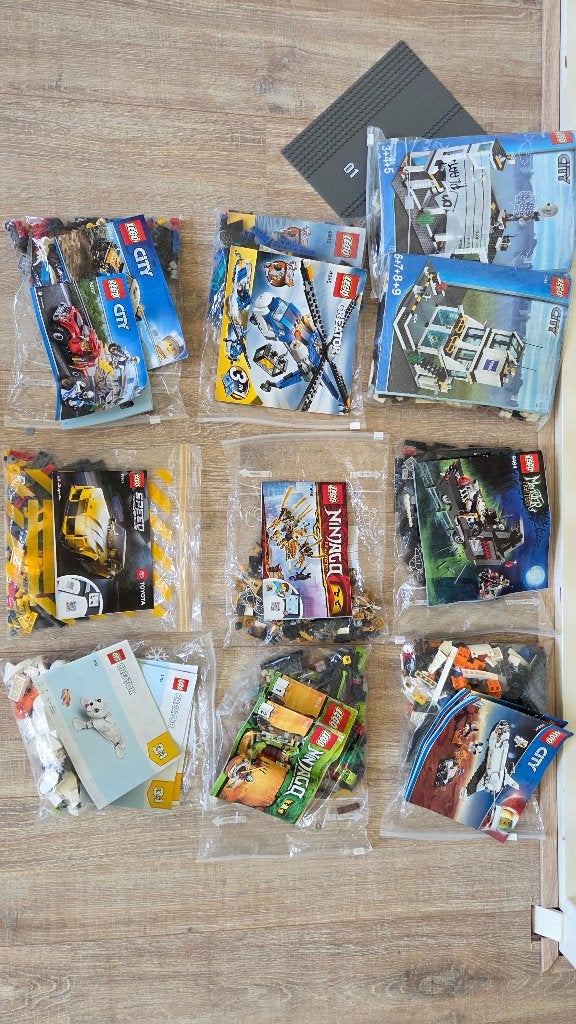 Divers sets (Ninjago City Jurassic Park Spiderman Minecraft), Ophalen, Gebruikt, Overige thema's, Inclusief instructies
