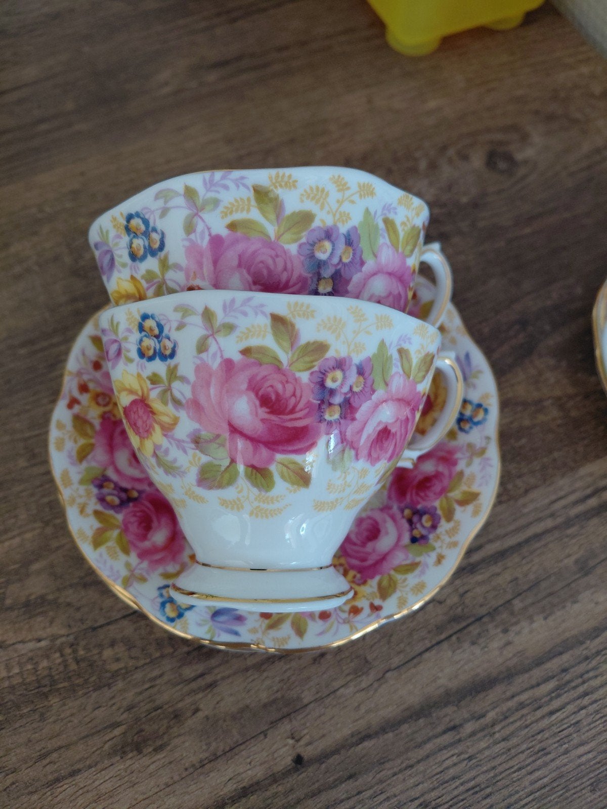 Oude koffie kopjes Royal Albert, Ophalen of Verzenden, Zo goed als nieuw, Porselein, Kop en/of schotel