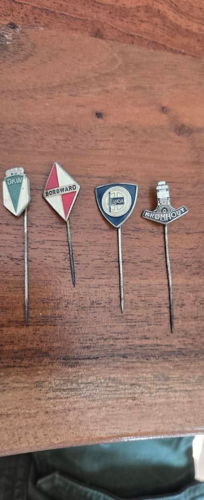 DKW Borgward Lancia Kromhout Speldjes, Verzamelen, Speldjes, Pins en Buttons, Ophalen of Verzenden, Gebruikt, Merk, Speldje of Pin