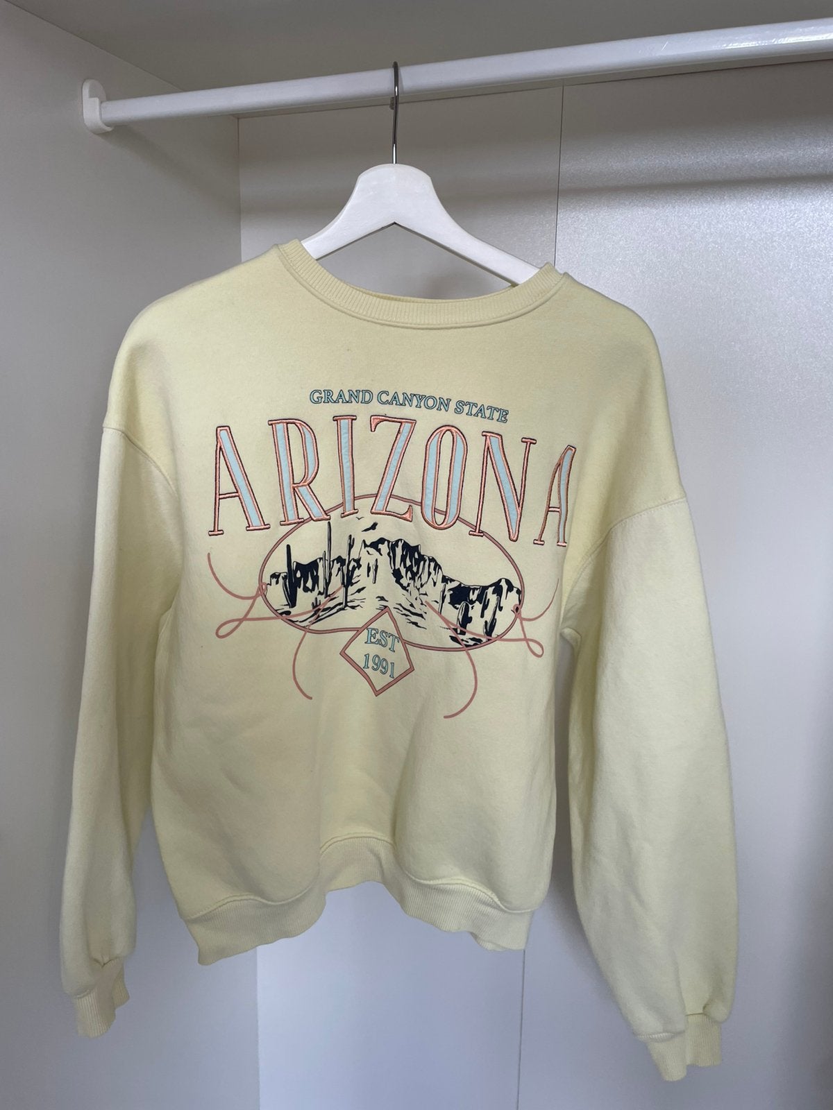 Trui licht geel maat xs bershka, Ophalen of Verzenden, Zo goed als nieuw, Maat 34 (XS) of kleiner, Geel