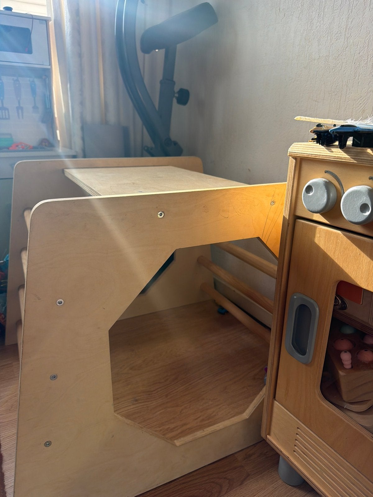 Houten Klimtoestel / Klimdriehoek    ( met glijbaan erbij), Ophalen of Verzenden, Gebruikt, Klimwand