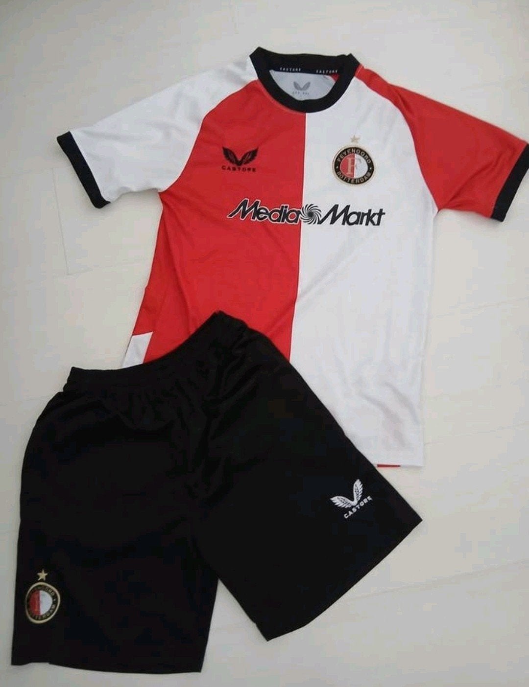 Feyenoord tenue maat L zgan, Maat 52/54 (L), Ophalen of Verzenden, Zo goed als nieuw, Voetbal