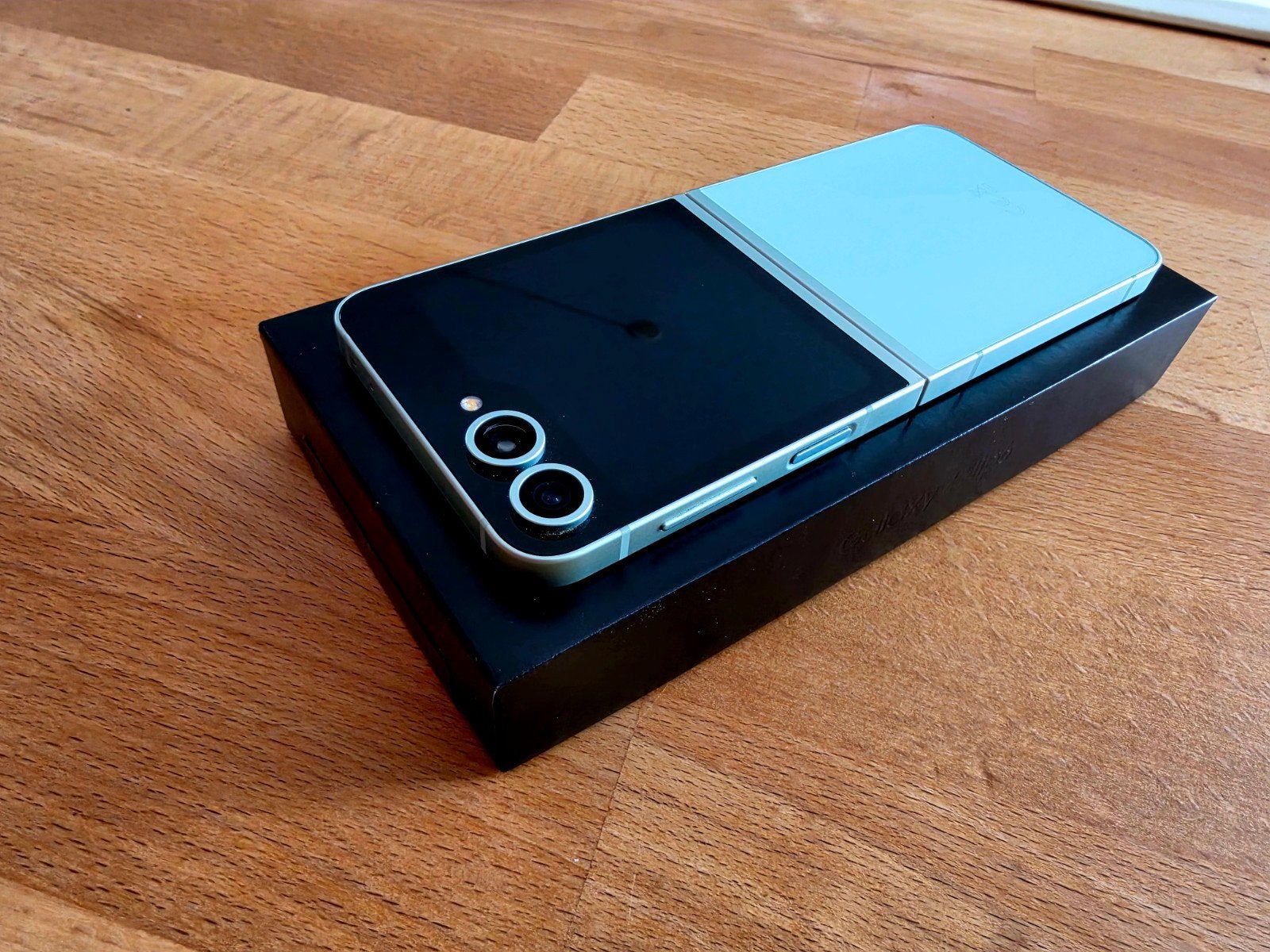 Foto 9 van Samsung Galaxy Z Flip6 - Zo goed als nieuw