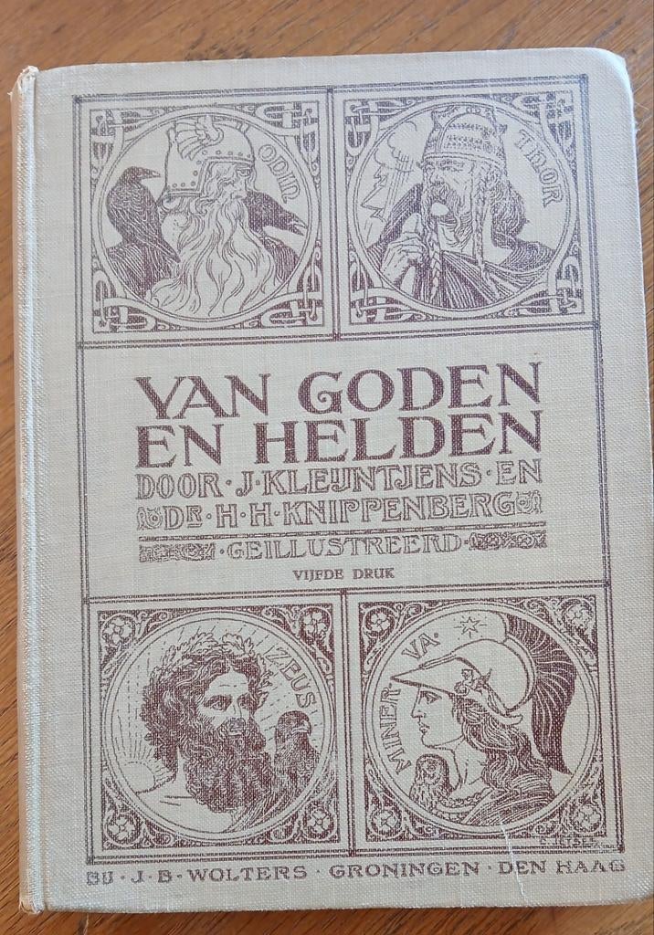 Van Goden en Helden. Mythen Sagen Grieks Romeins Germaans, Ophalen of Verzenden, Gelezen