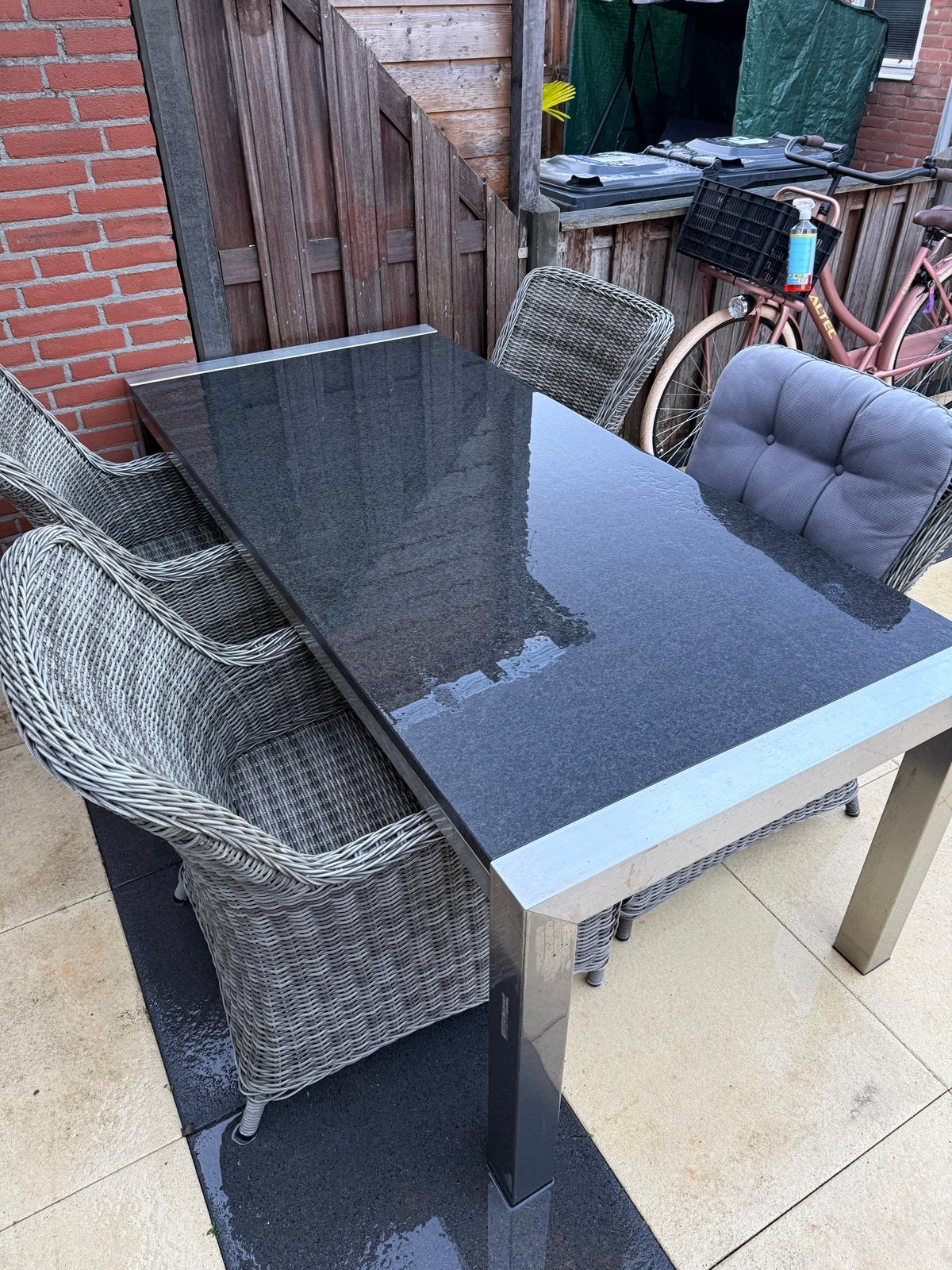 Tuinset: granieten tafel met 4 wicker stoelen, Tuin en Terras, Ophalen, Gebruikt, Rechthoekig, Metaal