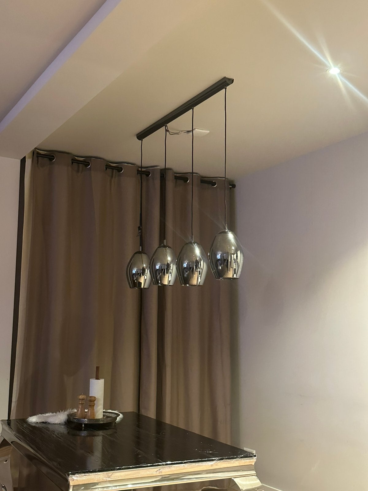 Eettafel lamp 4 bollen zwart, Huis en Inrichting, Lampen | Hanglampen, Ophalen, Zo goed als nieuw