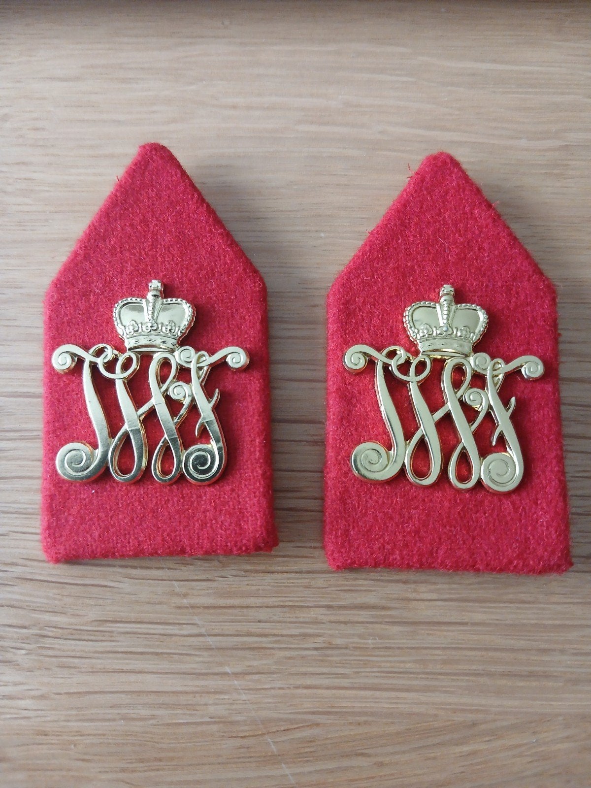 Kraagspiegels Regiment Infanterie Johan Willem Friso, Verzenden, Landmacht, Nederland, Embleem of Badge
