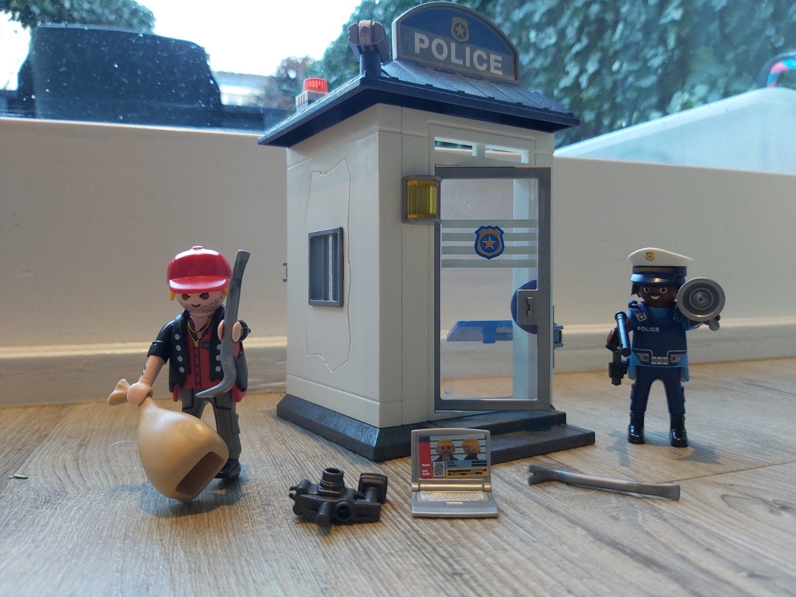 Te koop: Playmobil City Action Starterpack Politie - 70498
P, Gebouw, Complete set, Ophalen of Verzenden, Zo goed als nieuw