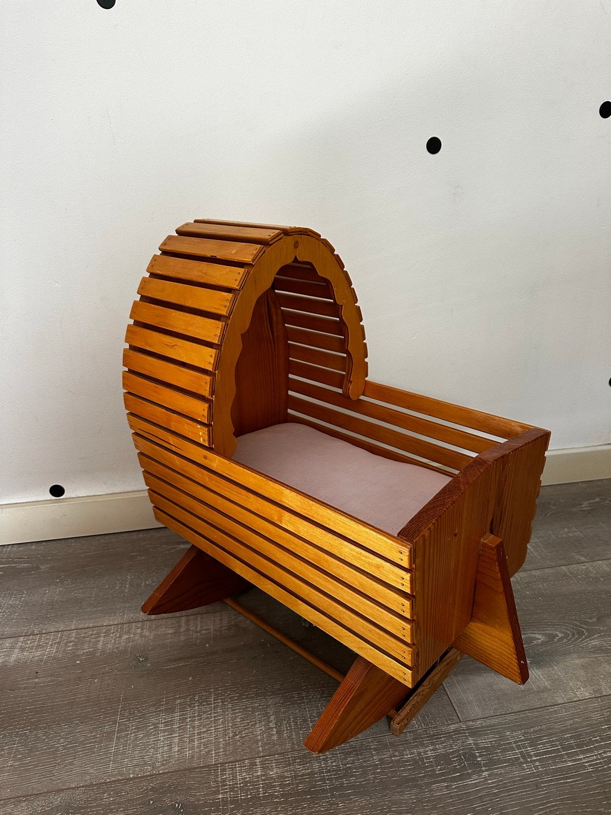 Retro houten poppen wiegje - Vintage poppenbedje, Ophalen, Gebruikt, Overige typen