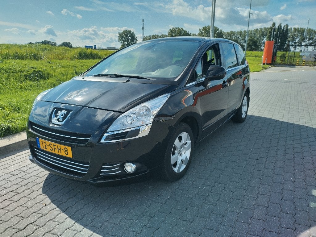 Peugeot 5008 1.6 THP 5PL 2010 Zwart, Voorwielaandrijving, Euro 5, Stof, 1550 kg