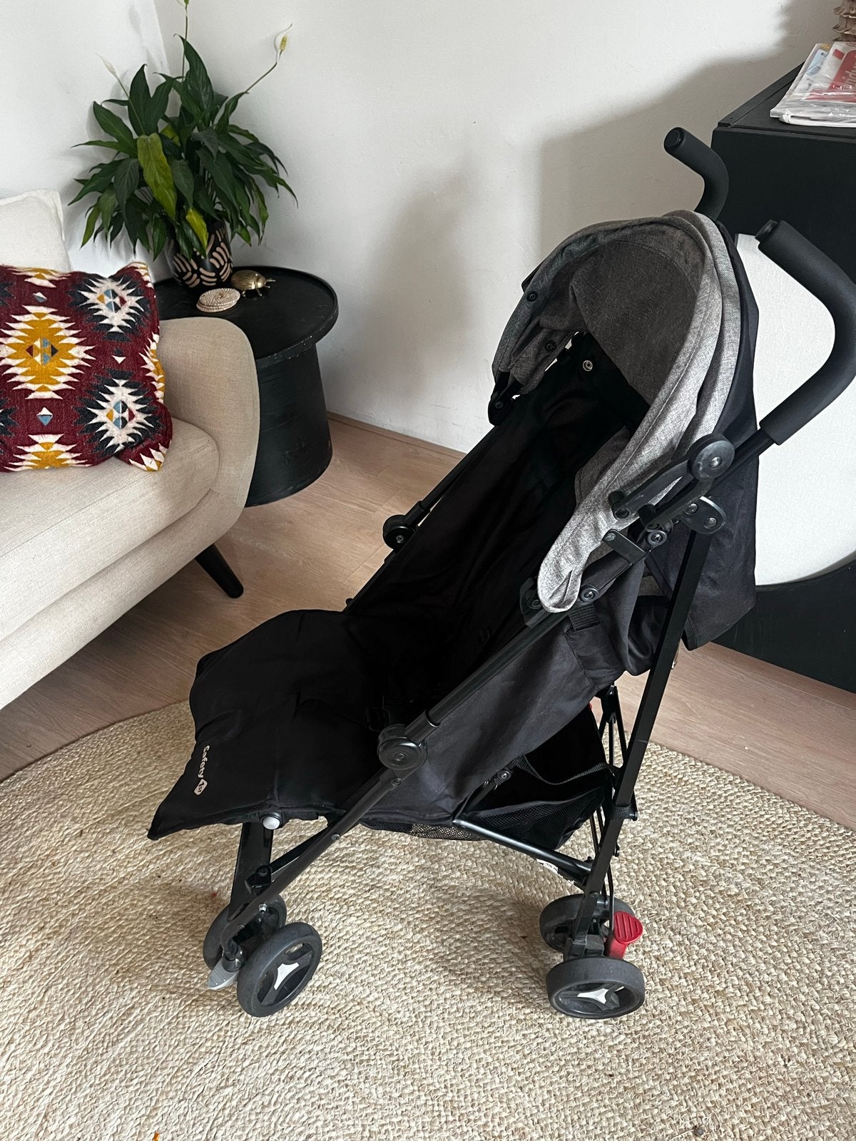 Stevige en verstelbare buggy safety 1st, Ophalen, Zo goed als nieuw, Overige merken, Verstelbare rugleuning