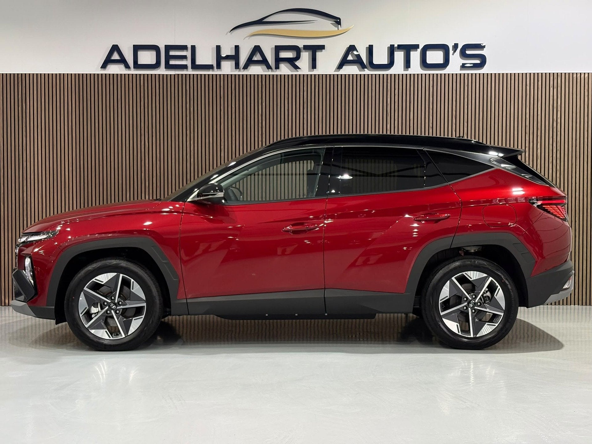Hyundai Tucson 1.6 T-GDI PHEV Comfort Plus 288 PK Nieuw / Na, Auto's, 288 pk, 4 cilinders, Leder en Stof, Bedrijf