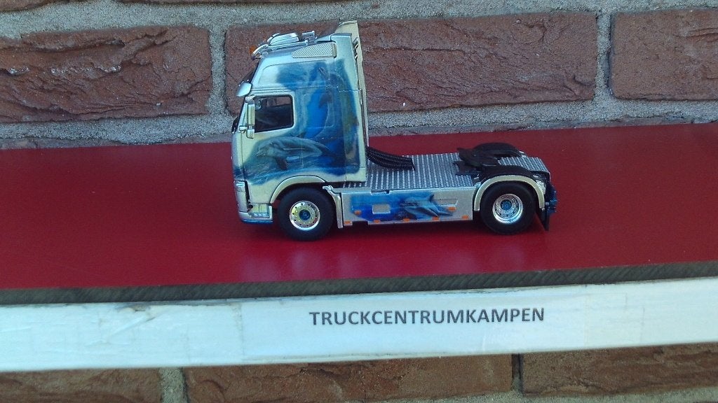 WSI  Volvo  FH3  Globetrotter  van  Dinetra., Hobby en Vrije tijd, Modelauto's | 1:50, Ophalen of Verzenden, Nieuw, Bus of Vrachtwagen