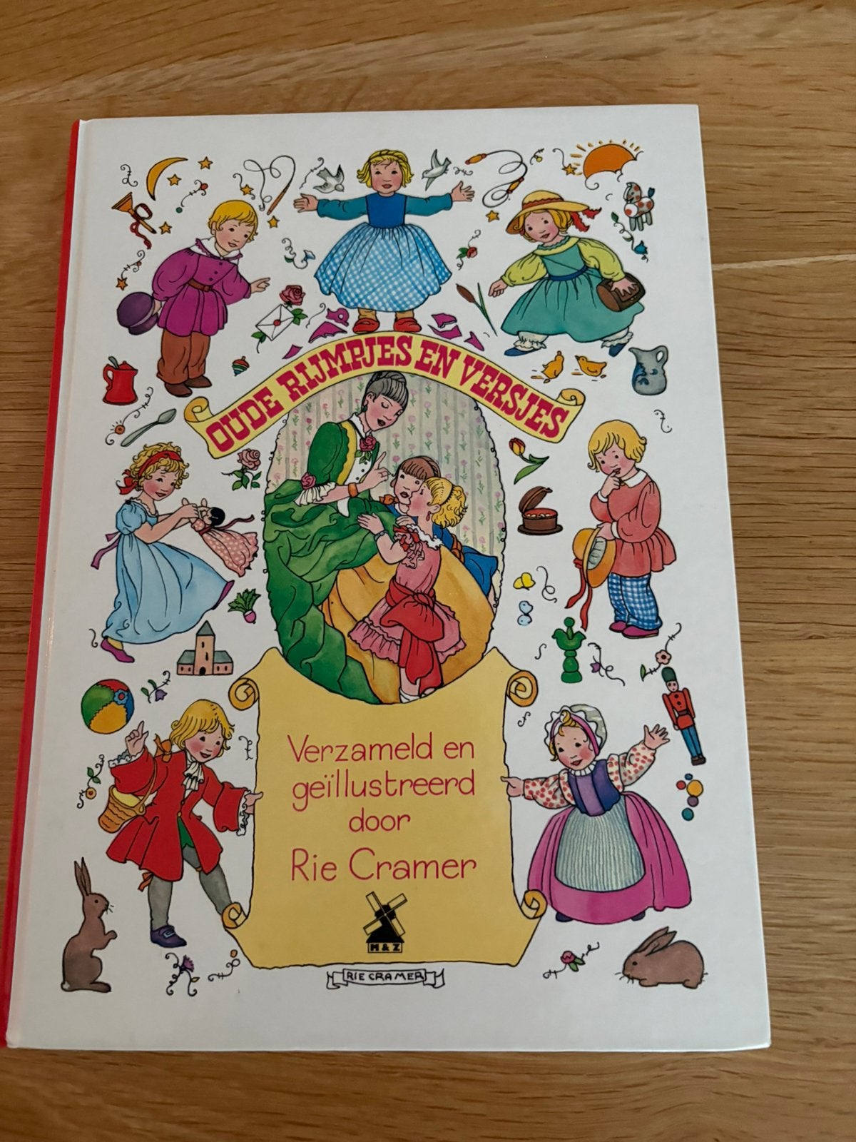 Oude rijmpjes en versjes Rie Cramer boek, Ophalen of Verzenden, Gelezen