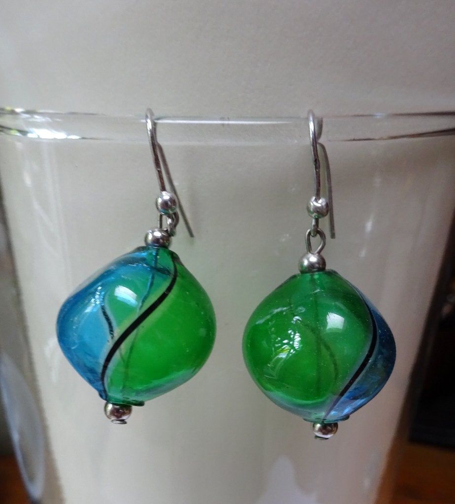 Glasblaastechniek glazen oorbellen blauwe en groene tinten, Hangers, Verzenden, Groen, Glas