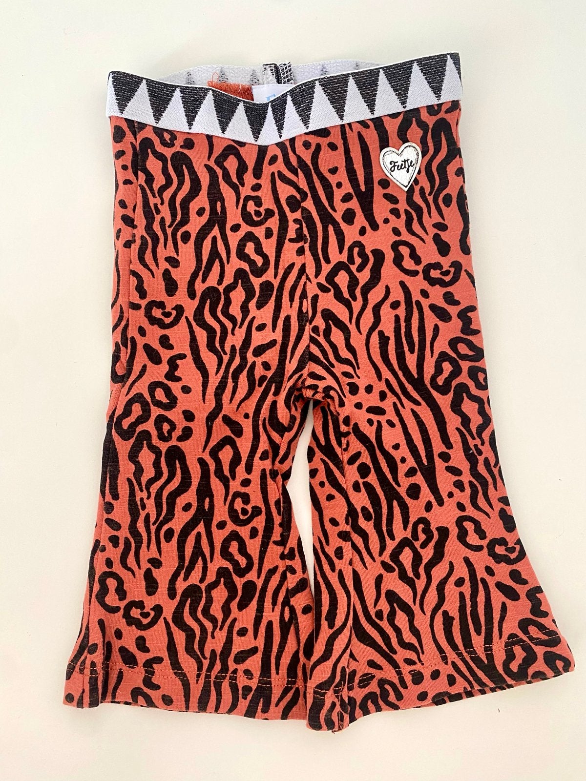 Feetje broekje luipaardprint maat 56, Ophalen of Verzenden, Zo goed als nieuw, Jongetje of Meisje, Broekje