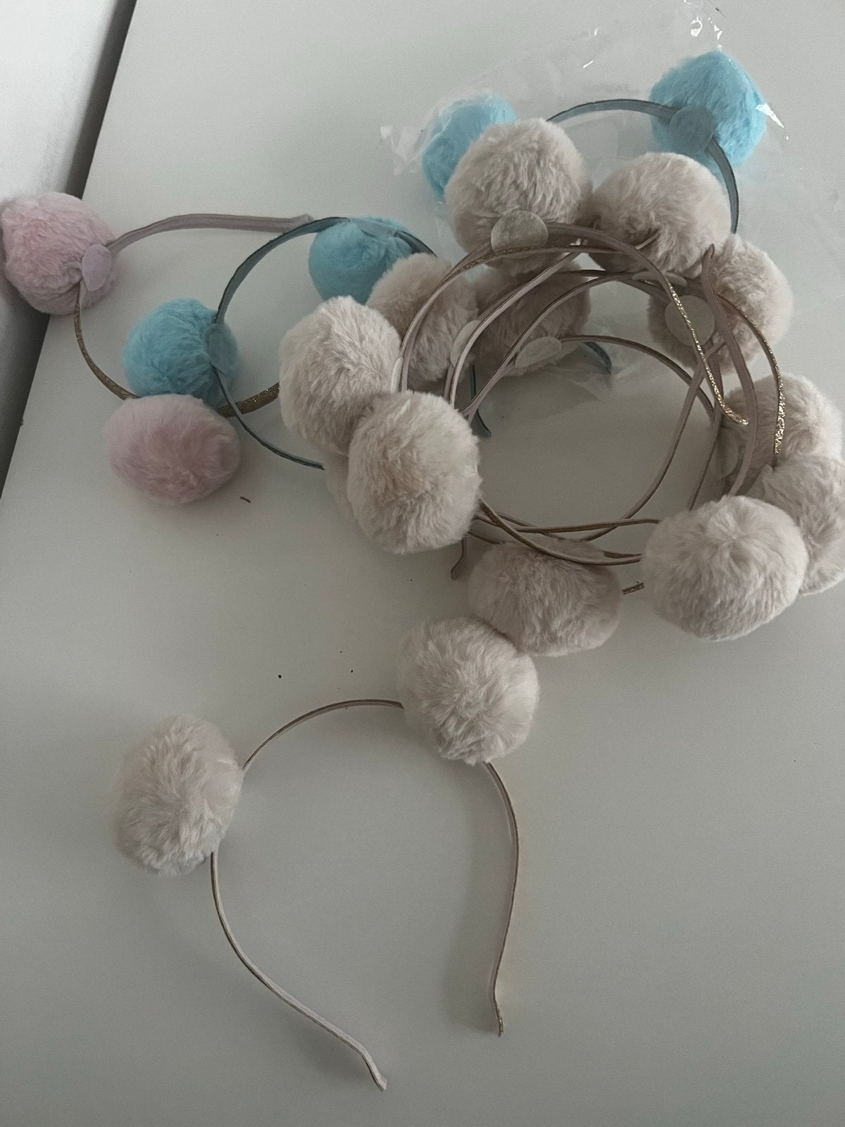 Haarband beer pom pom creme / blauw / ros kleur, Ophalen of Verzenden, Zo goed als nieuw, Jongen of Meisje