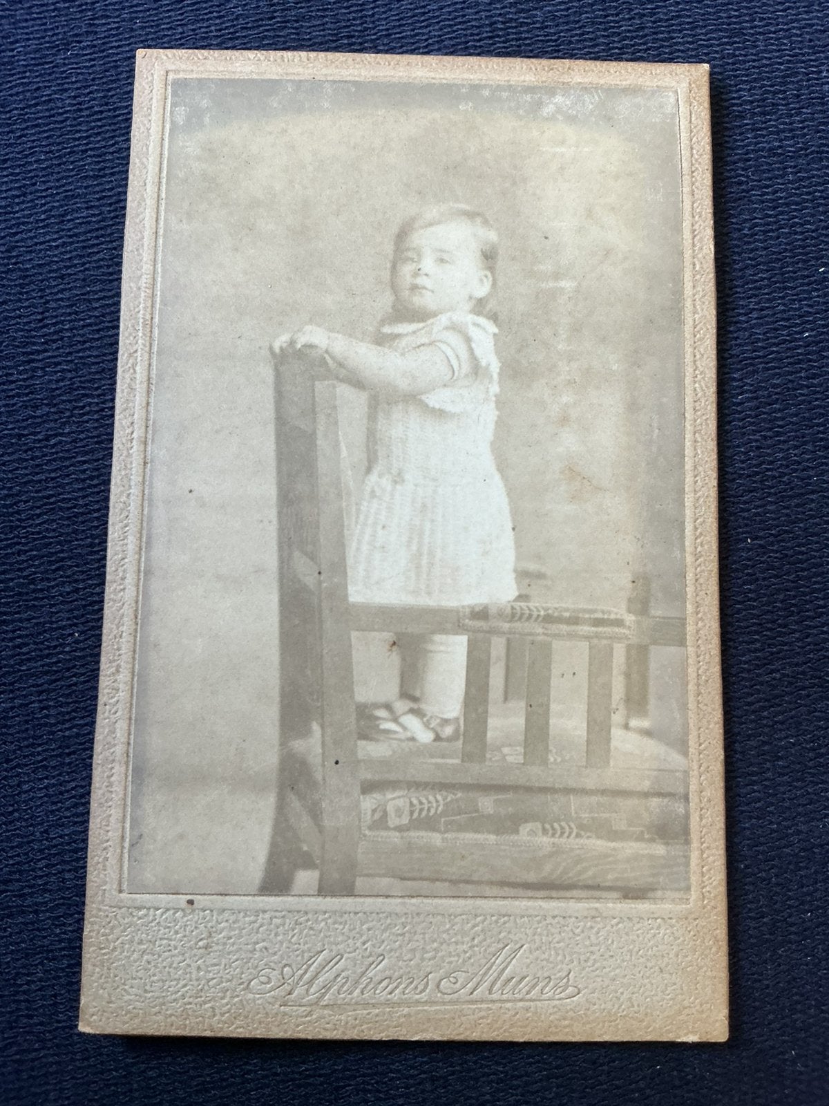 CDV, Kind, ALPHONS MUNS, LEIDEN, voorheen Goedeljee, + Naam, Gebruikt, Foto, Ophalen of Verzenden, Voor 1940