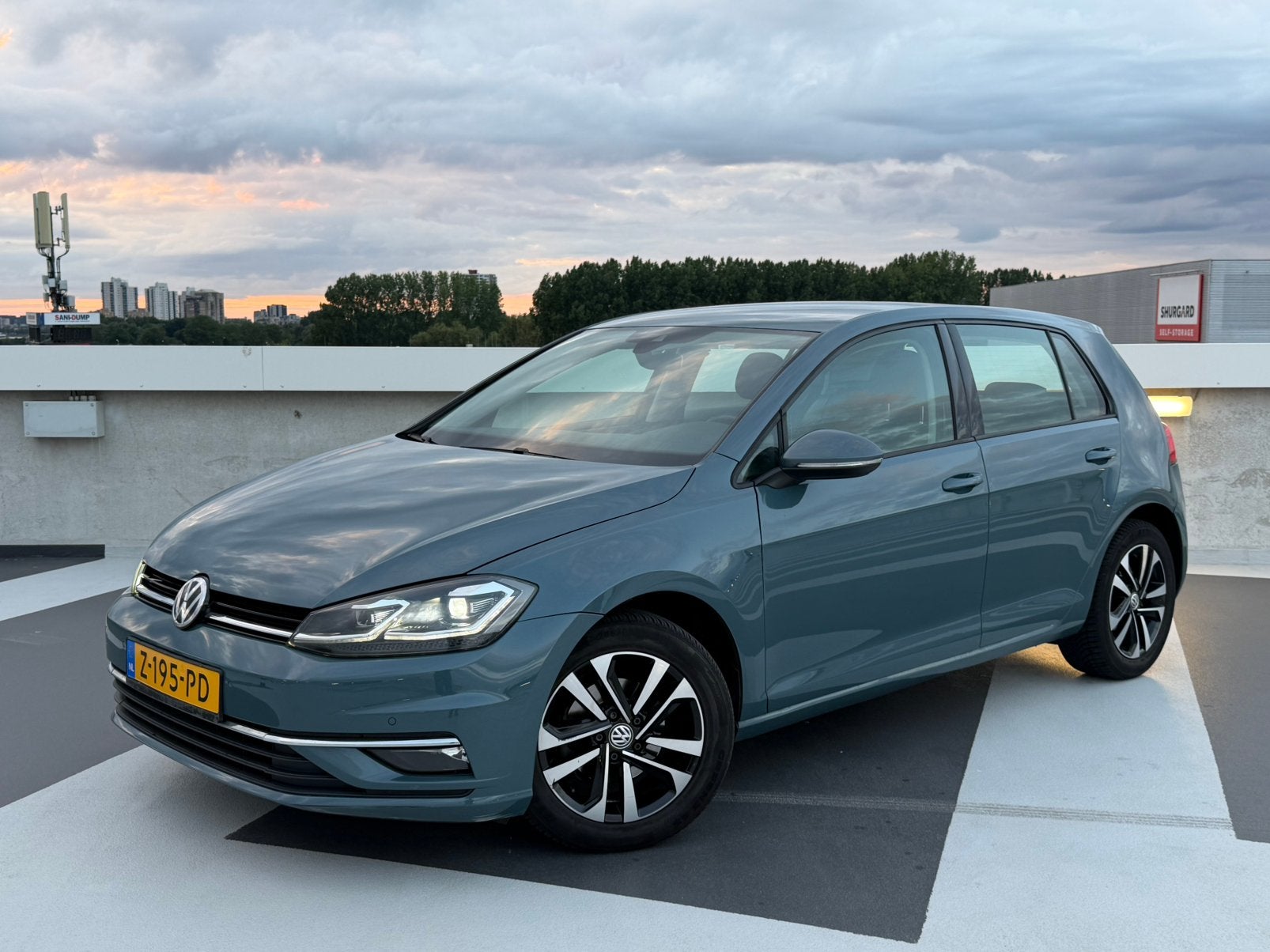 Volkswagen Golf 7.5 1.0 TSI IQ DRIVE|ACC|Navi|Camera|Keyless, Voorwielaandrijving, 1145 kg, Zwart, Blauw