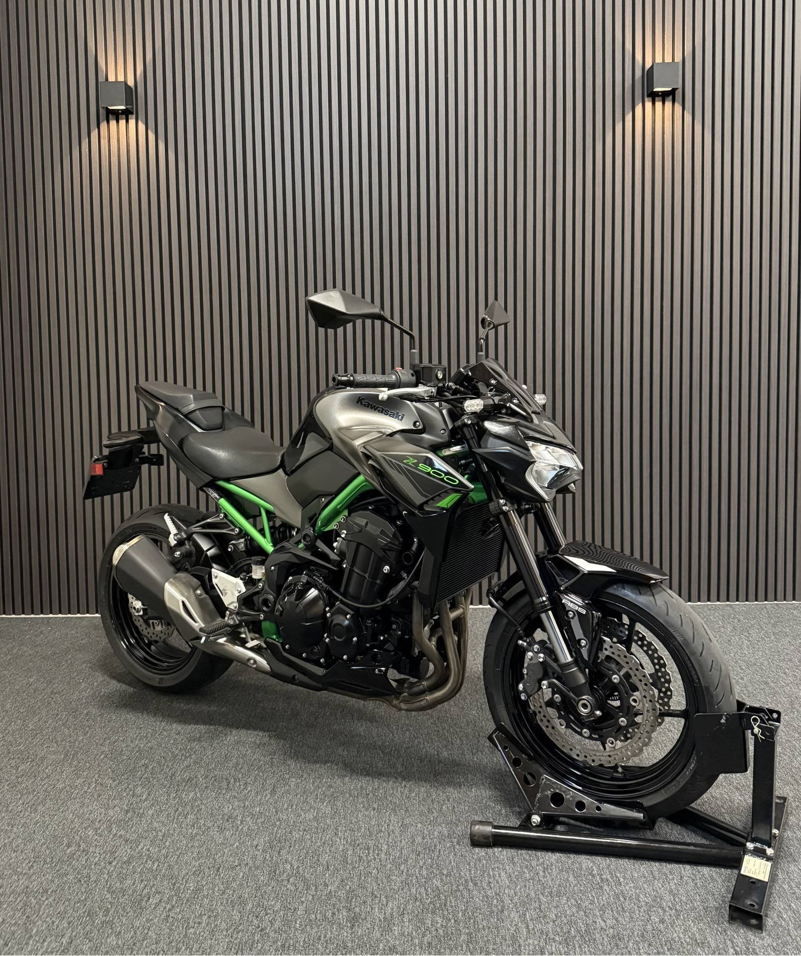 Kawasaki Z900 TFT SCHERM-85KW-2023-6408KM-NIEUWSTAAT-85KW, Kolen Motors, Traction Control, Broekhovenseweg 130-2
5021LJ  TILBURG, NL