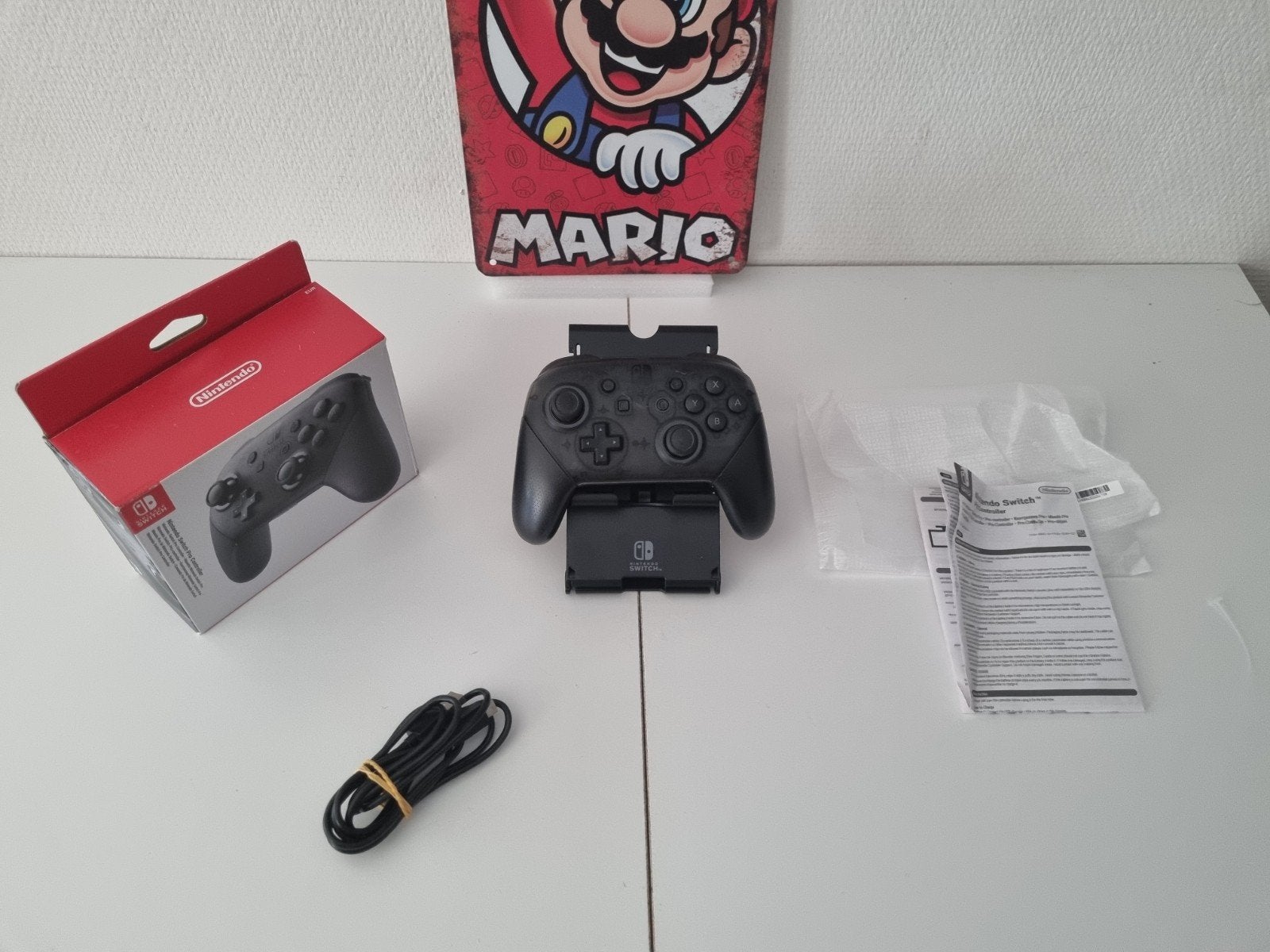 Nintendo Switch Pro Controller - Zo goed als nieuw, Ophalen of Verzenden, X, X, X