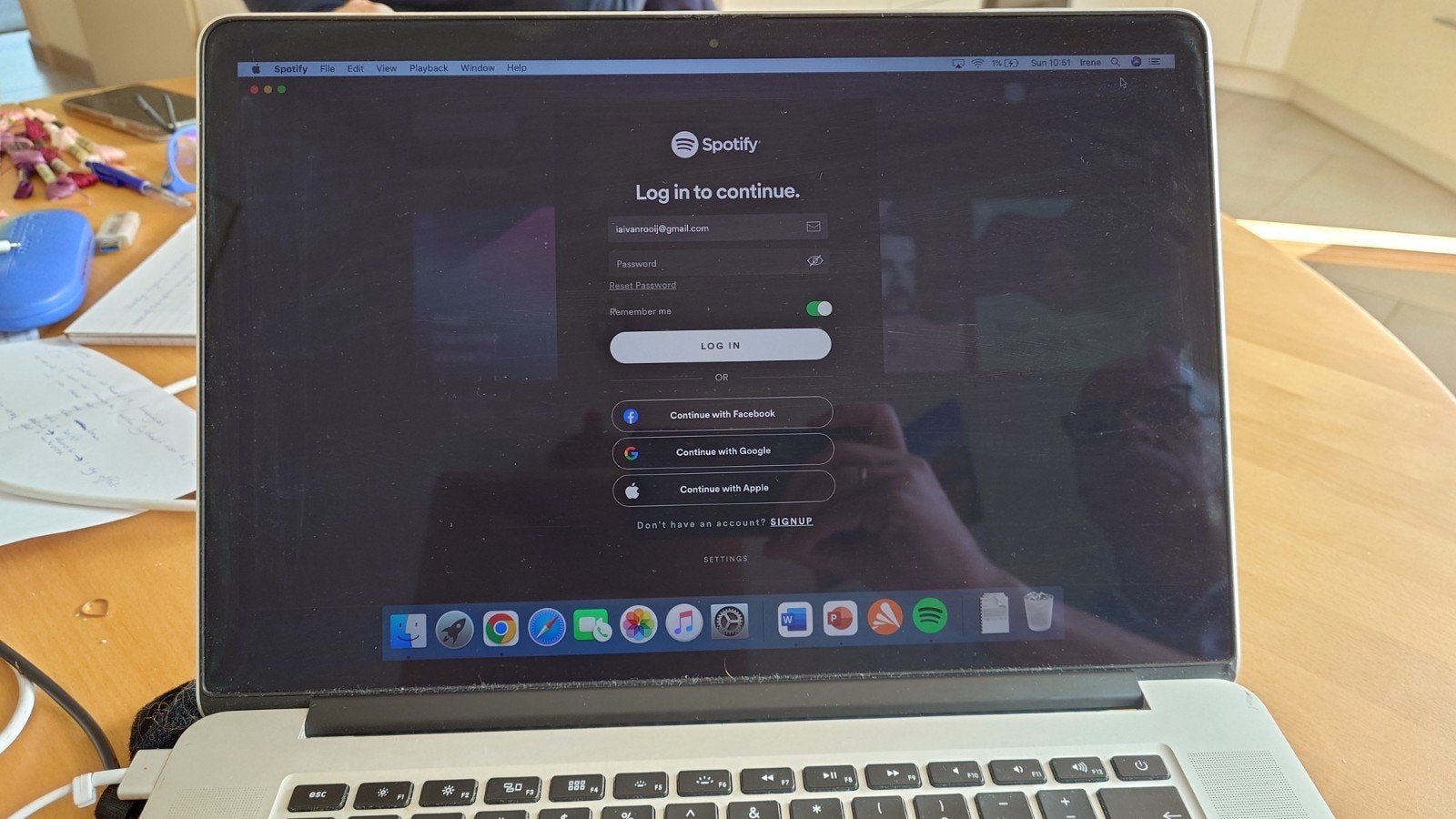 Foto 3 van MacBook Pro 15 inch (2012) - werkend, maar slechte accu.