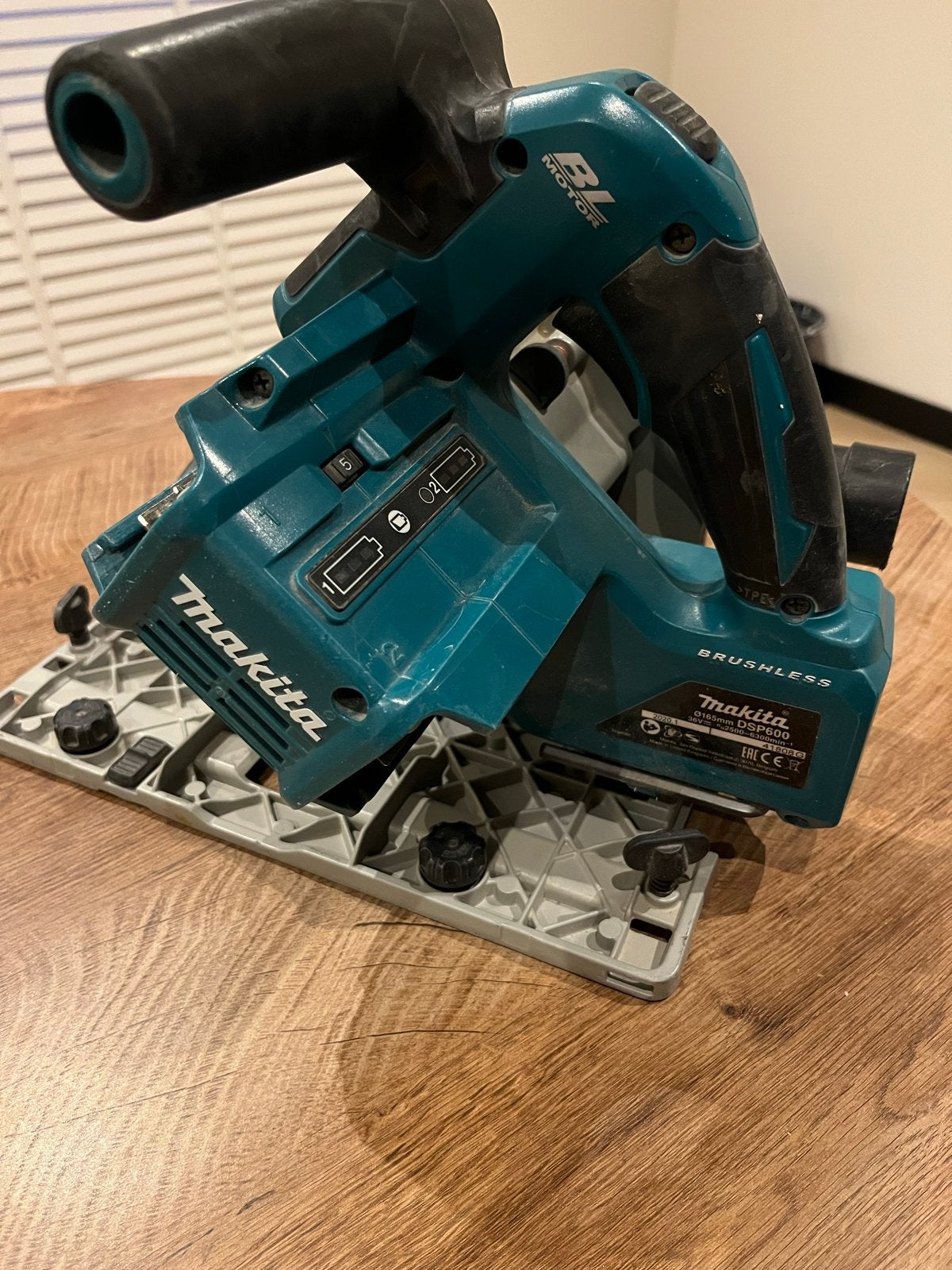 Makita DSP600 invalzaag 36V (2x18V) - Zo goed als nieuw, Invalzaag, Ophalen of Verzenden, Zo goed als nieuw, 30 tot 70 mm