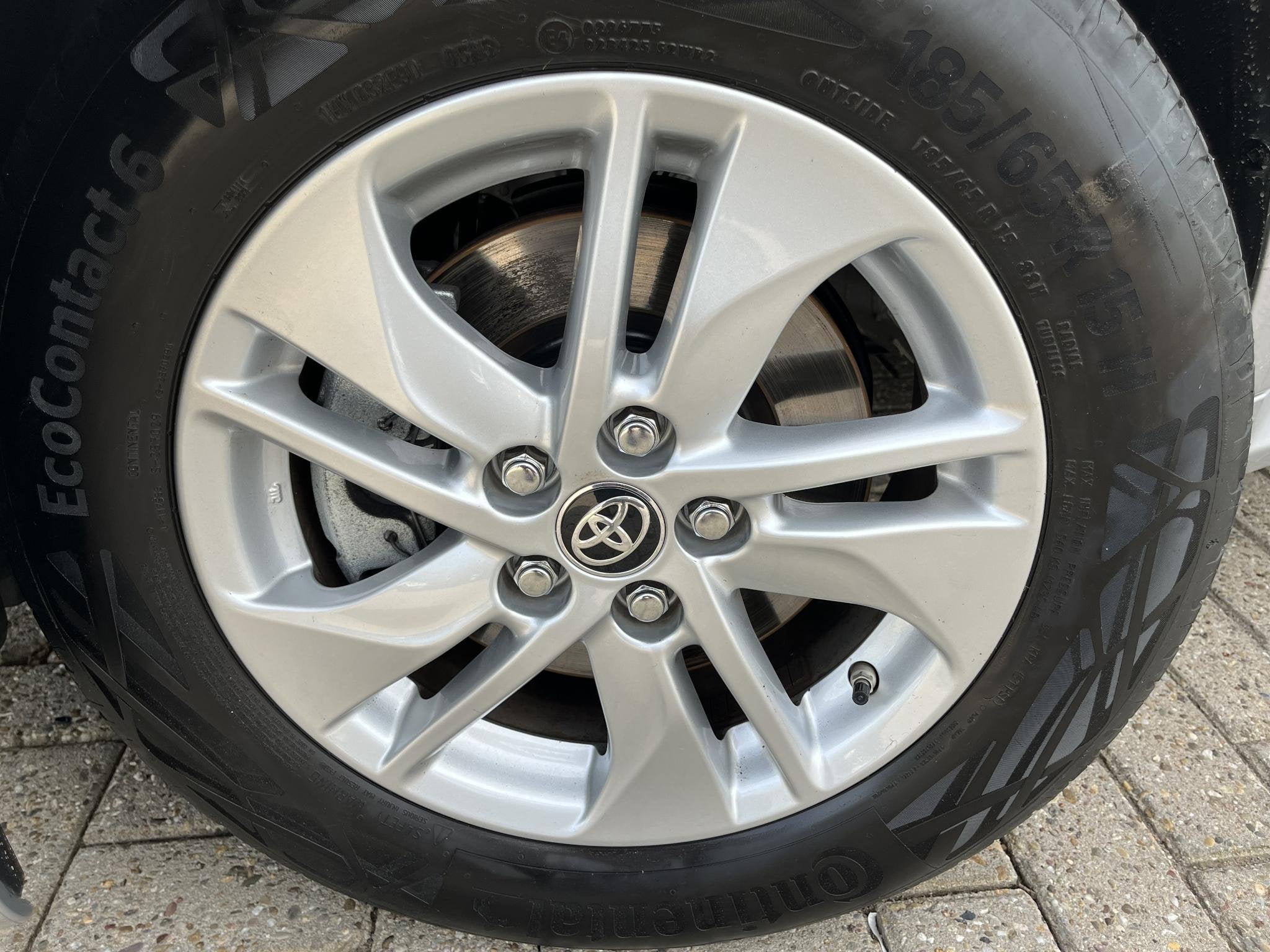 Toyota Yaris 1.5 Hybrid 115 Active l nette auto !, Gebruikt, Bedrijf, Hybride Elektrisch/Benzine, 3 cilinders