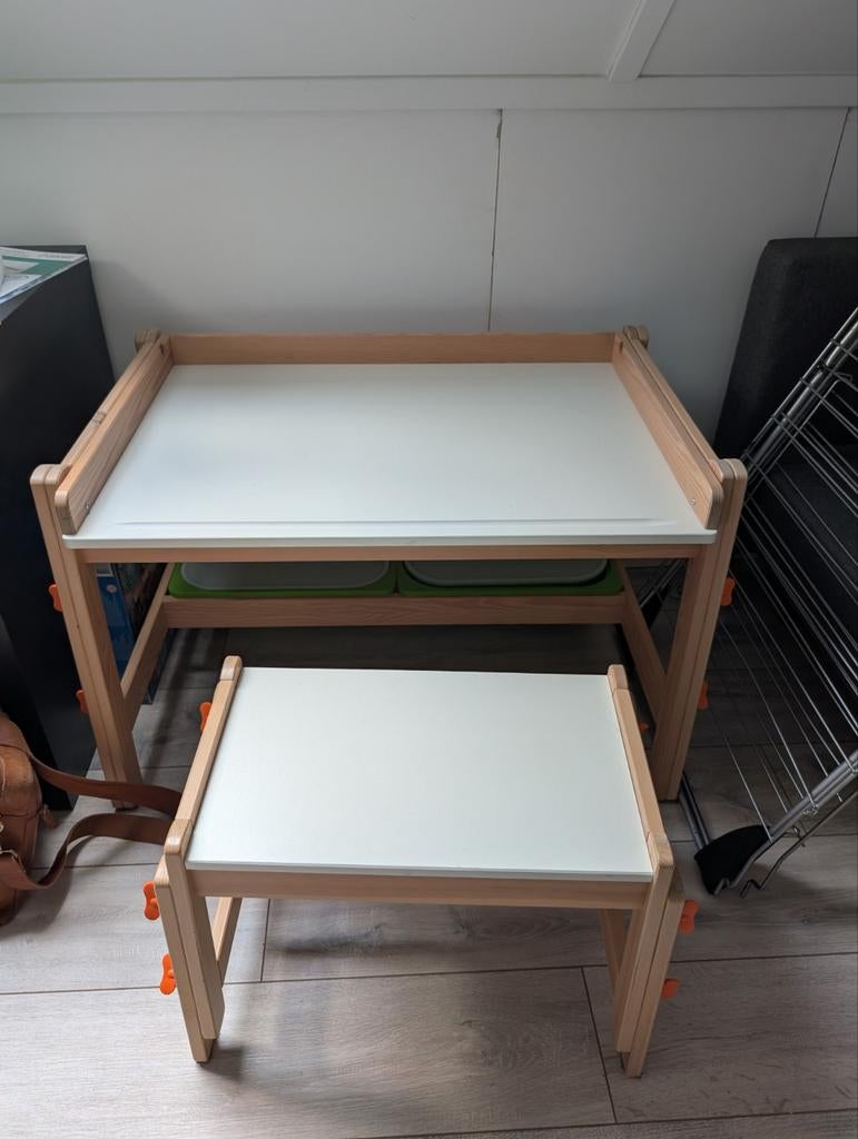 IKEA Flisat kindertafel met krukje en 2 bakken moet weg, Kinderen en Baby's, Kinderkamer | Tafels en Stoelen, Ophalen of Verzenden