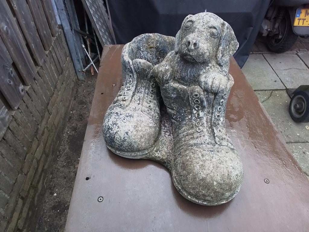 beton beeld bloembak hond schoen, Tuin en Terras, Ophalen of Verzenden
