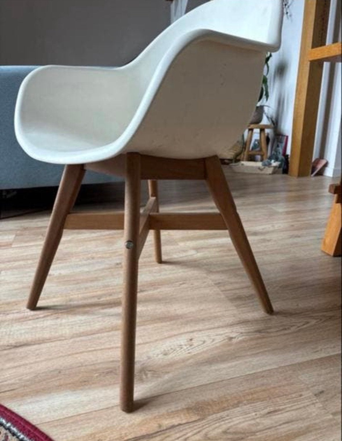 3 Witte kuipstoel met houten poten, Huis en Inrichting, Gebruikt, Wit, Ophalen of Verzenden, Eén