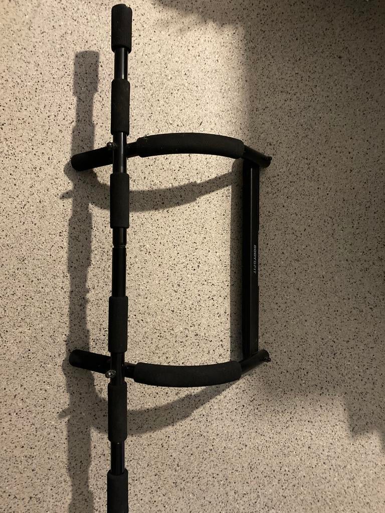 Bodyfit pull up bar, Ophalen of Verzenden, Zo goed als nieuw, Oprekstang