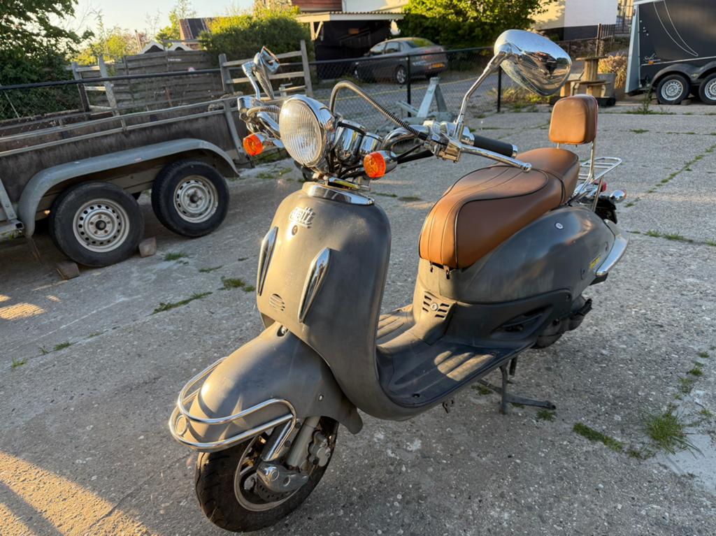 Scooter, Ophalen, Gebruikt, Maximaal 45 km/u, Benzine