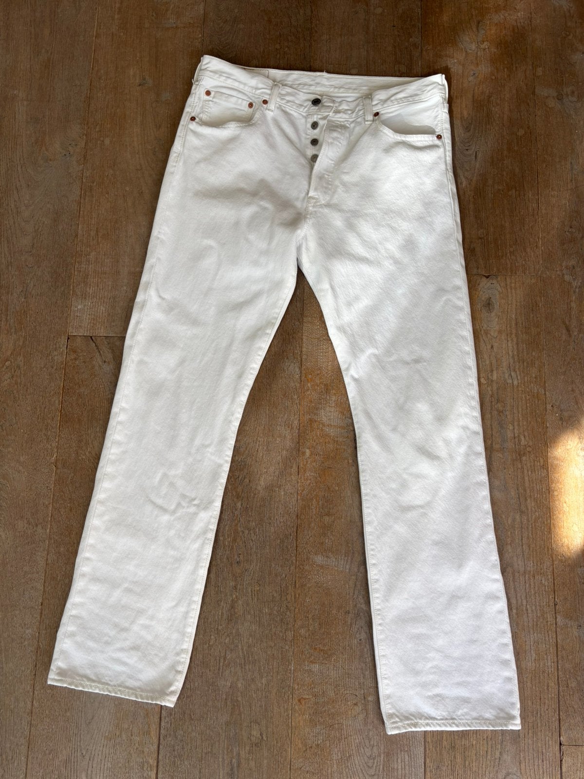 ZGAN Levi’s 501 wit mt 33-32, Kleding | Heren, Spijkerbroeken en Jeans, Ophalen of Verzenden, Zo goed als nieuw, Wit, W33 - W34 (confectie 48/50)