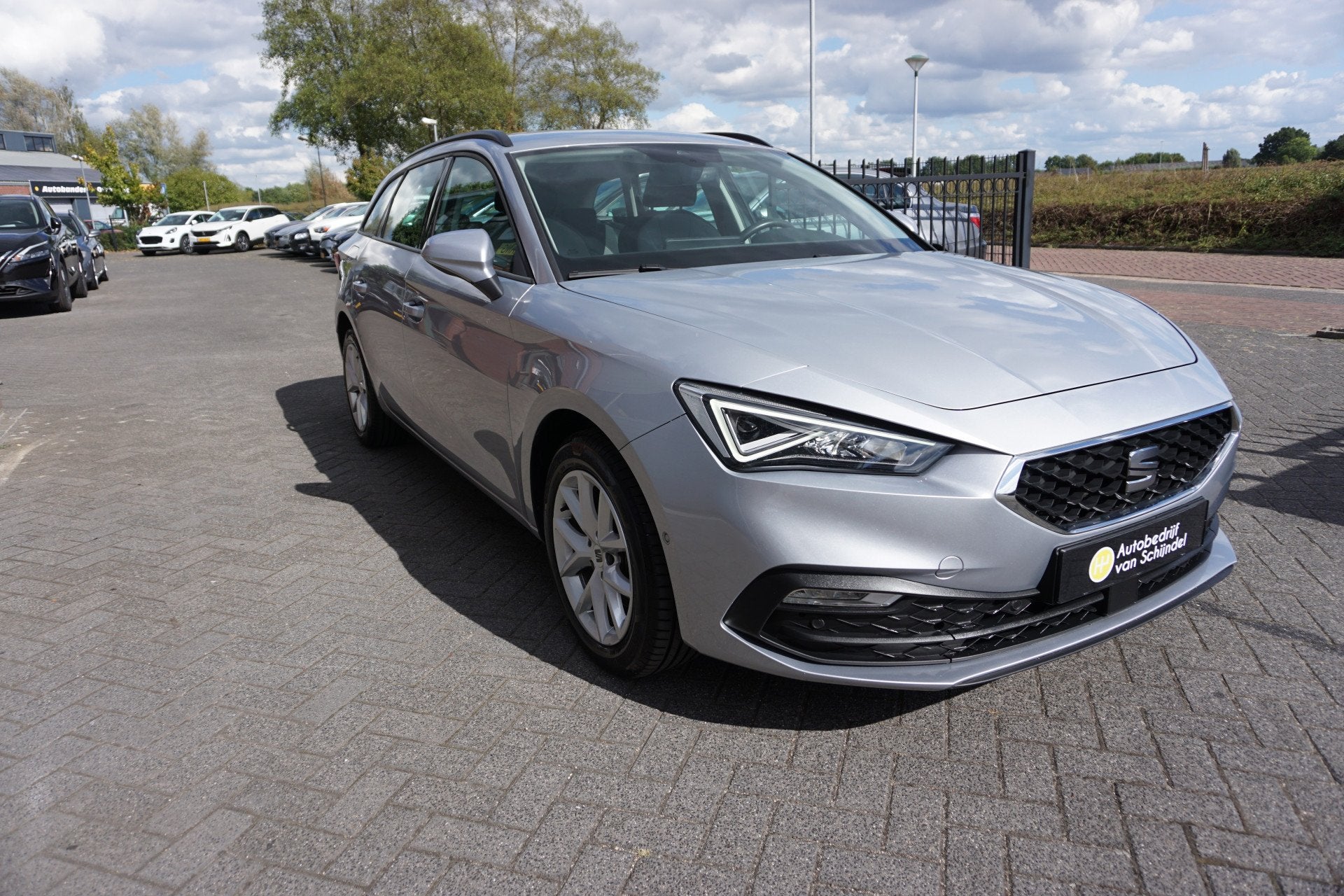 SEAT Leon Sportstourer 1.0 E-TSI 111PK AUTOMAAT STYLE CAMERA, Dealer onderhouden, Stof, Gebruikt, 1290 kg