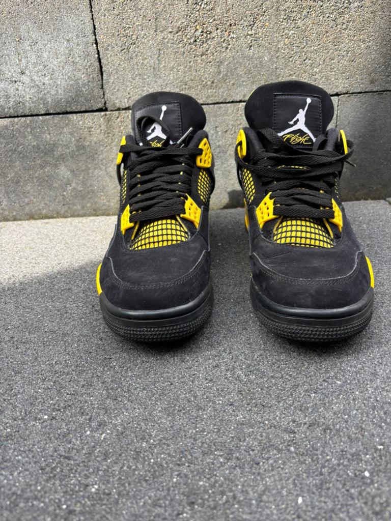 Nike Air Jordan 4 Retro Thunder (2023) - Maat 43, Ophalen of Verzenden, Zo goed als nieuw