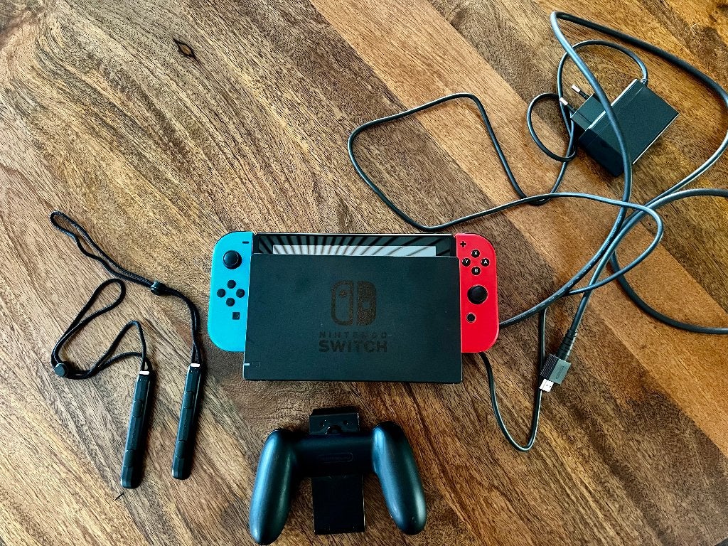 Nintendo Switch set + 3 spellen, Spelcomputers en Games, Games | Nintendo Switch, Zo goed als nieuw, 1 speler, Vanaf 3 jaar, Ophalen of Verzenden