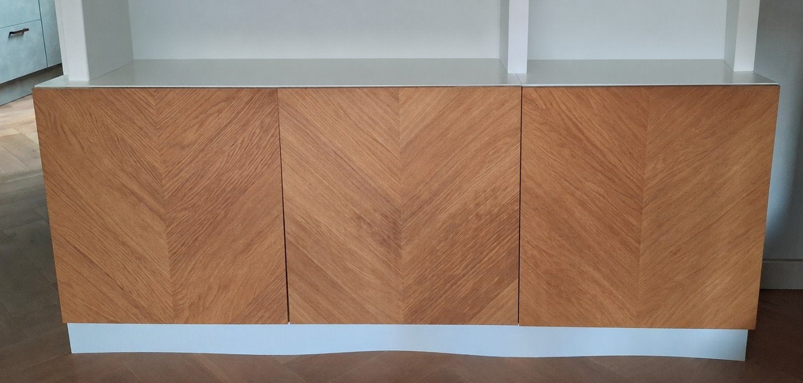 IKEA Besta kast 180cm met eiken fineer deurtjes, Ophalen, Gebruikt