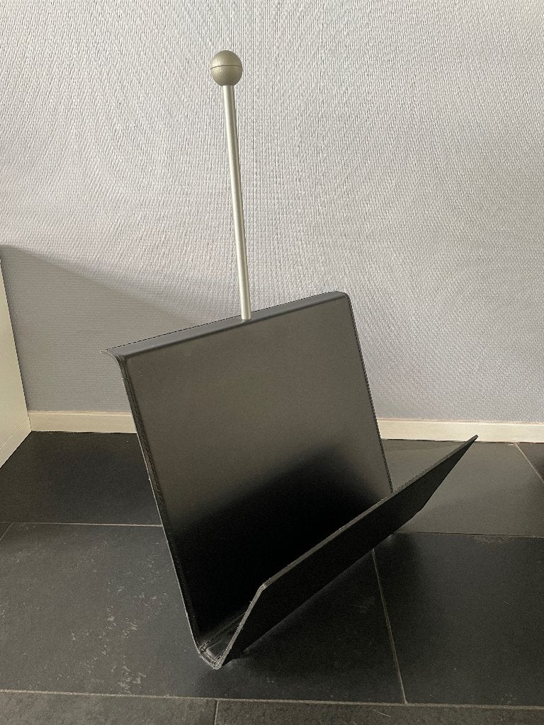 Stylish designer newspaper and/or magazine rack, Met handvat, Modern, Lectuurbak, Ophalen of Verzenden