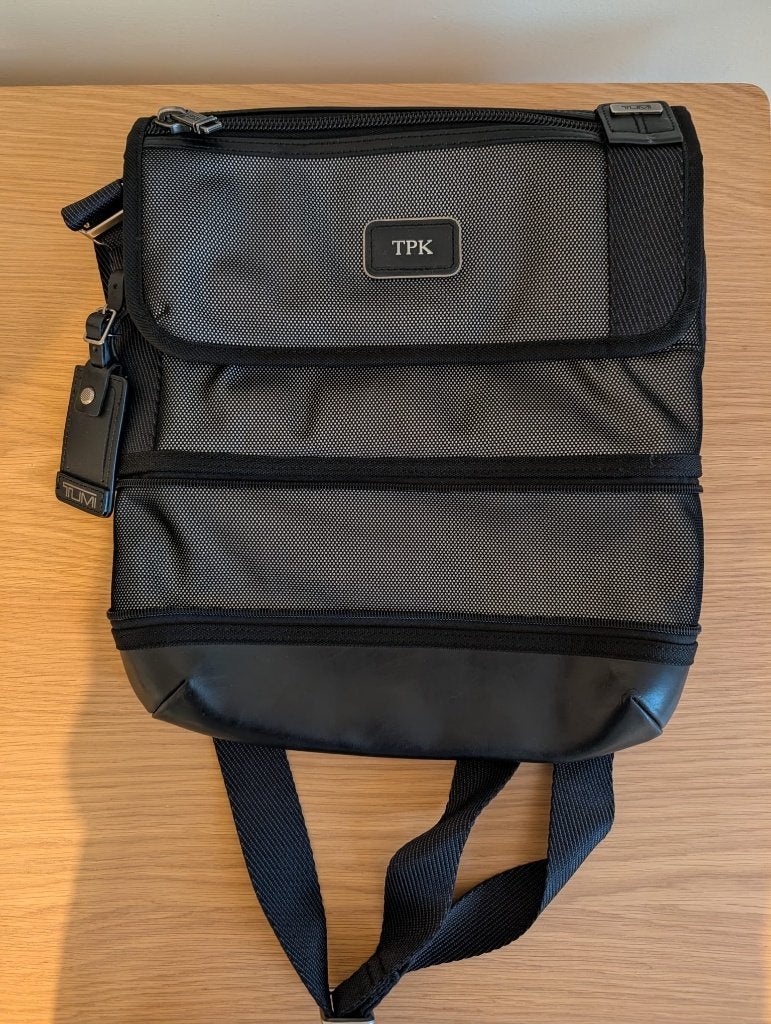 TUMI Messenger Bag – Limited Edition Silver, Ophalen, Zo goed als nieuw, Zilver, Overige merken