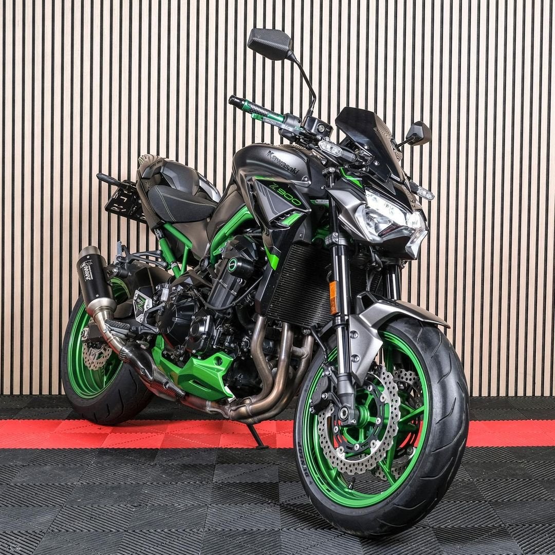 KAWASAKI Z900 PERFORMANCE (bj 2024), 4 cilinders, 948 cc, Bedrijf, Onbekend
