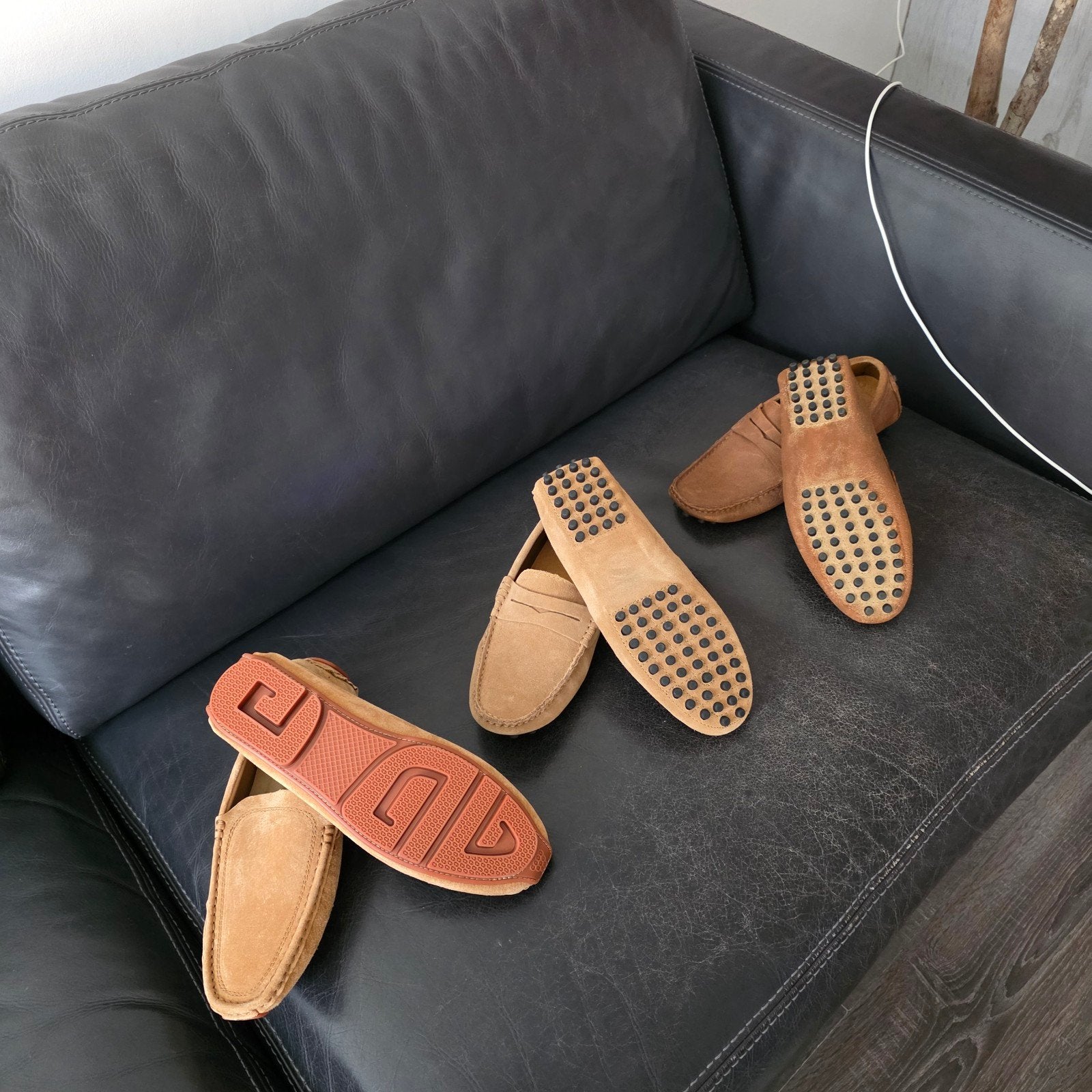 schoenen 
3 paar mooie suède schoenen, maat 38.
Alle drie sa, Ophalen, Zo goed als nieuw