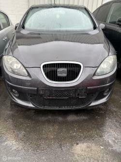 Voorbumper zwart Seat Altea  5P ('06-'15), Gebruikt, Voor, Ophalen of Verzenden, Bumper