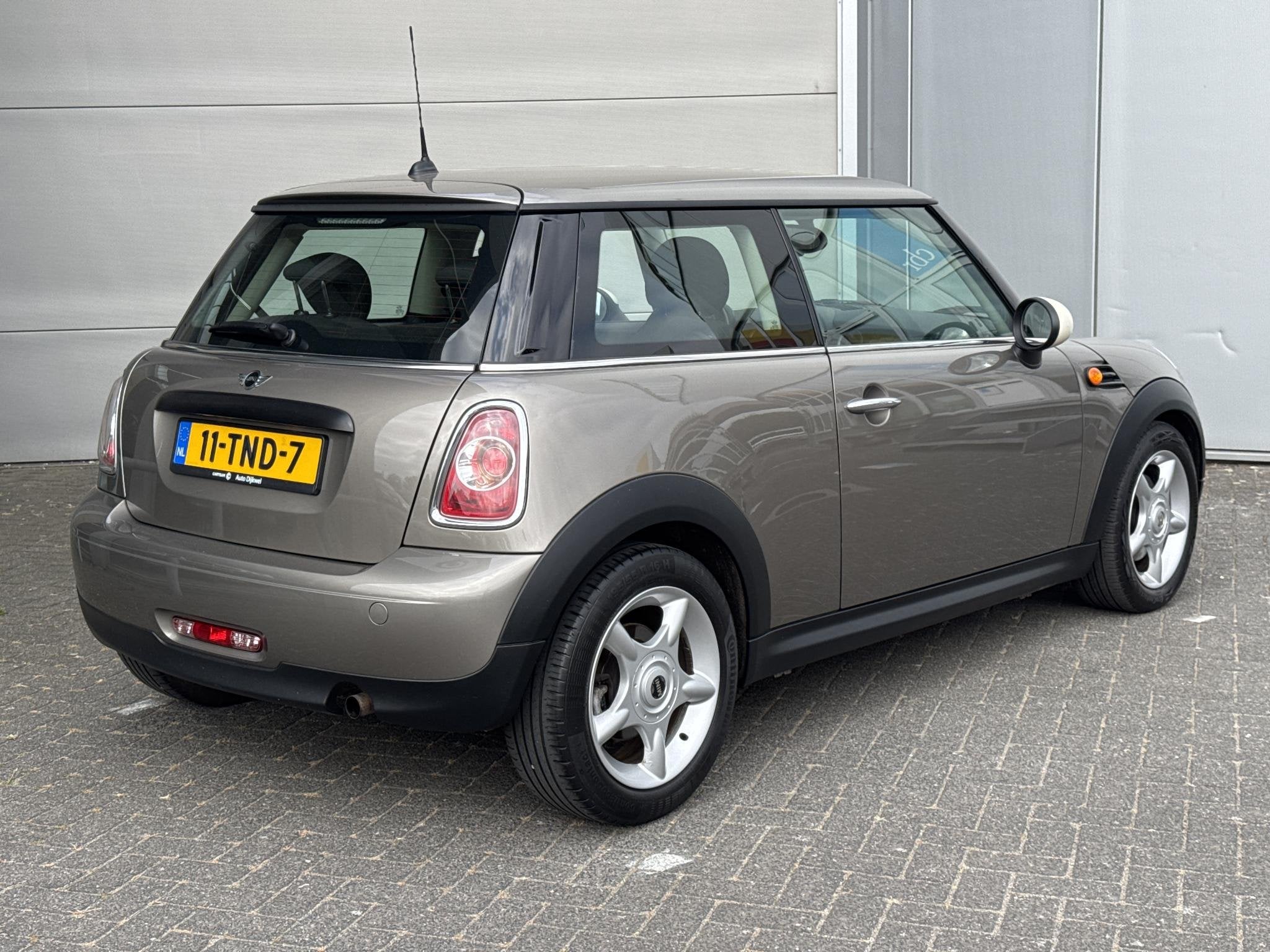 MINI 3-Deurs 1.6 One Business Line, Voorwielaandrijving, Euro 5, Stof, Zwart