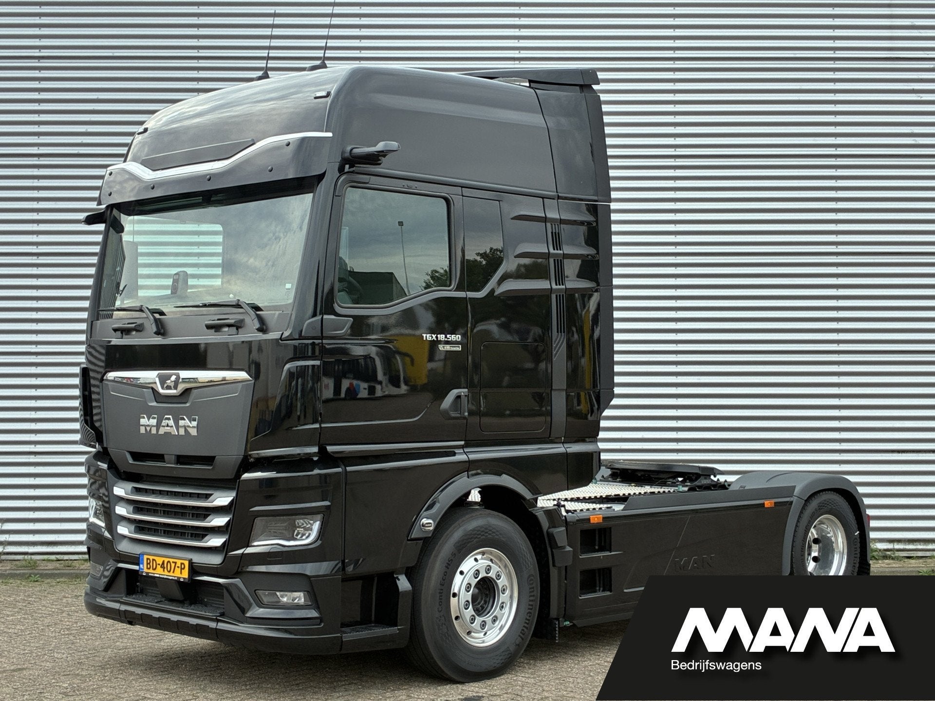MAN TGX 18.560 4x2 LL SA D30 POWERLION / OPTIEVIEW / 2x TANK, Auto's, Automaat, Dealer onderhouden, MAN, Zwart