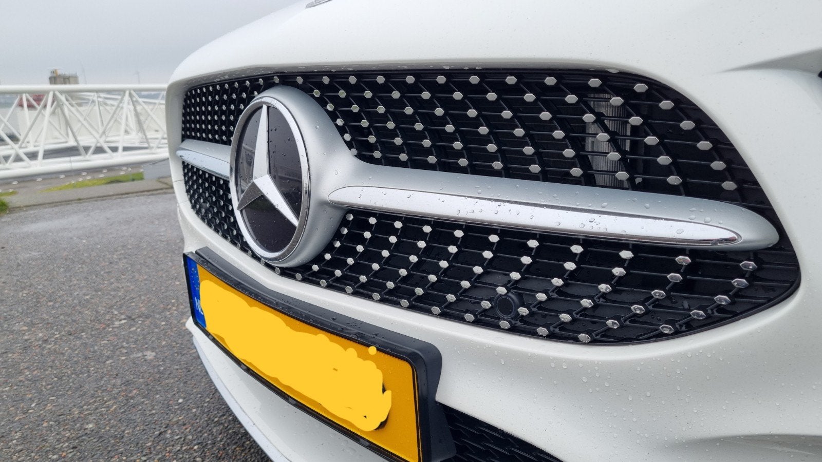 Origineel Mercedes A200 W177 Diamond grill, Ophalen, Gebruikt, Voor, Mercedes-Benz
