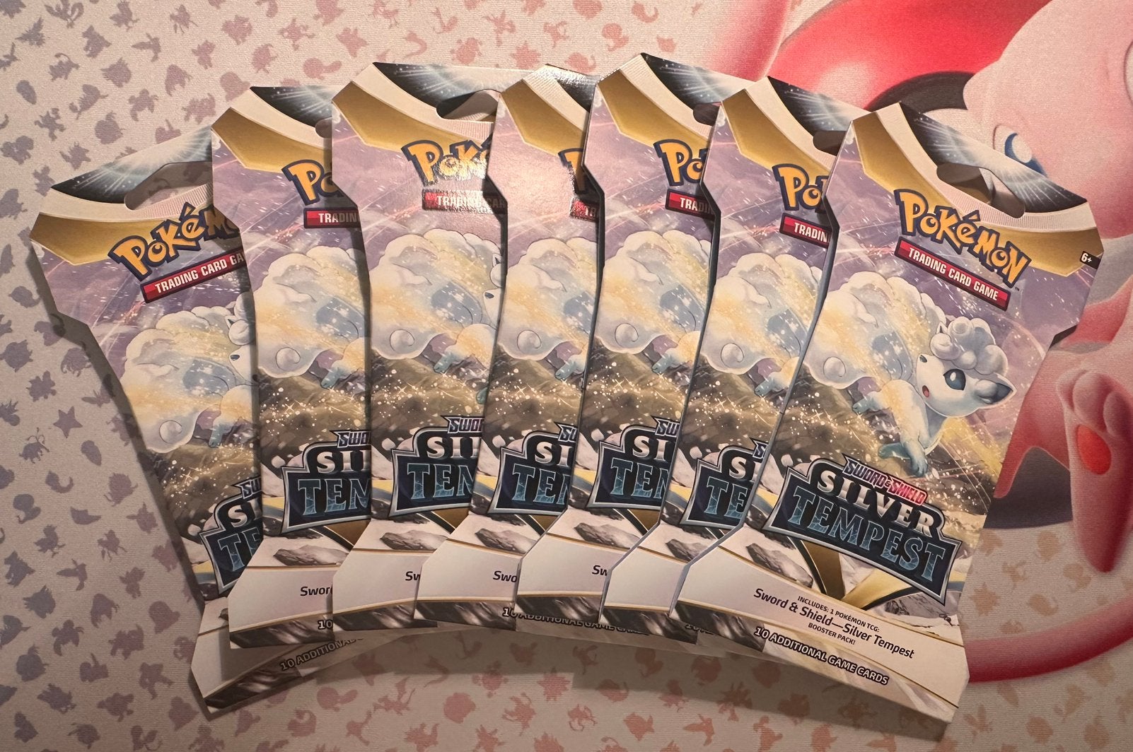 Silver Tempest Sleeved Booster, Ophalen of Verzenden, Nieuw, Booster, Foil